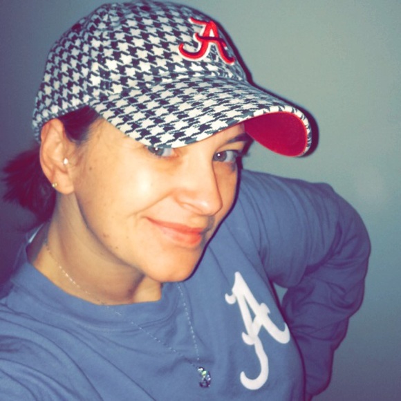 Profile Picture of Kim Thrasher (@thrashanator) on Poshmark