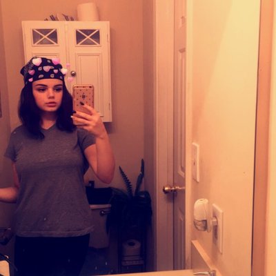 Profile Picture of Madelyn Edwards (@yaguhmads) on Twitter