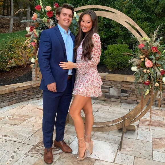 Profile Picture of Sarah Spegal (@sarah_spegal) on Poshmark