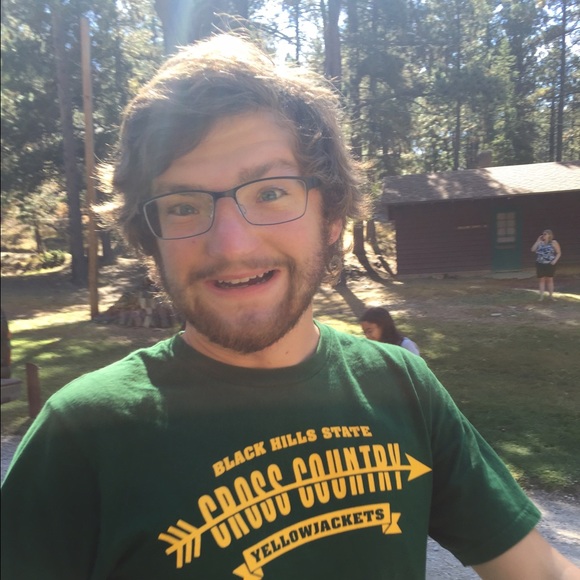 Profile Picture of Erin Broberg (@elbroberg) on Poshmark