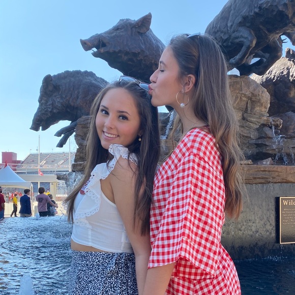 Profile Picture of Mia Musson (@mmusson) on Poshmark