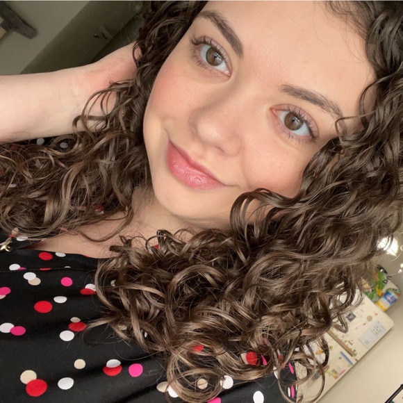 Profile Picture of Adriane Benoit (@benoitadriane) on Poshmark