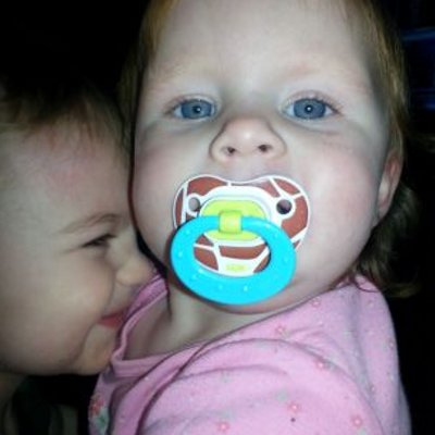 Profile Picture of Amanda Hammers (@MoMMyoF3_1990) on Twitter