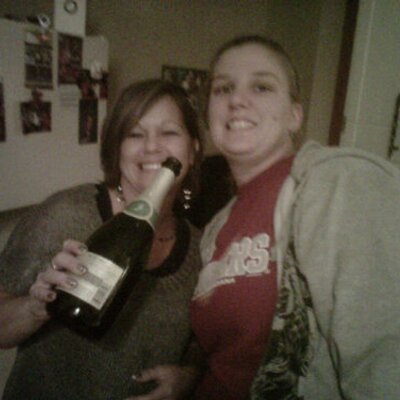 Profile Picture of Amanda Bledsoe (@ABledsoe87) on Twitter