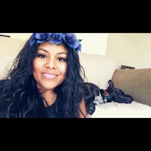 Profile Picture of Iliana Romero (@ily_1217) on Poshmark