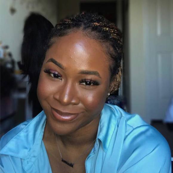 Profile Picture of Mesoma Iloanusi (@callmeada) on Poshmark