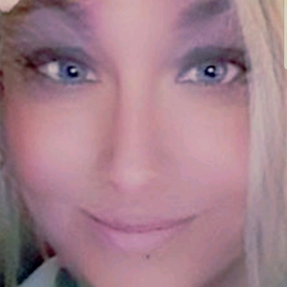 Profile Picture of Amy Borchert (@yoda1leo2) on Poshmark