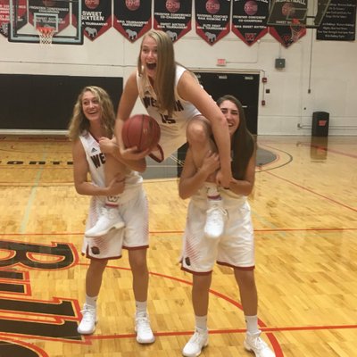 Profile Picture of Paige Holmes (@paige_h10) on Twitter