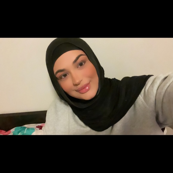 Dahma Mougharbel - Poshmark Profile Picture of Dahma Mougharbel (@dahma_m20) on Poshmark