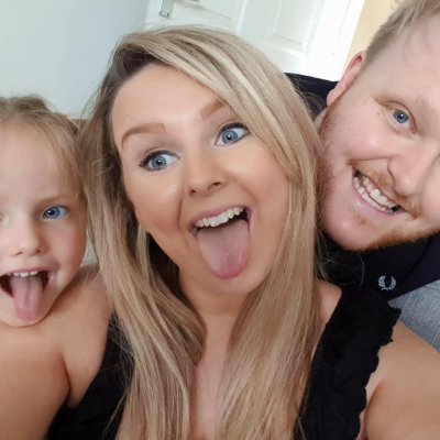 Profile Picture of Carly Adams (@OfficialCarlay) on Twitter