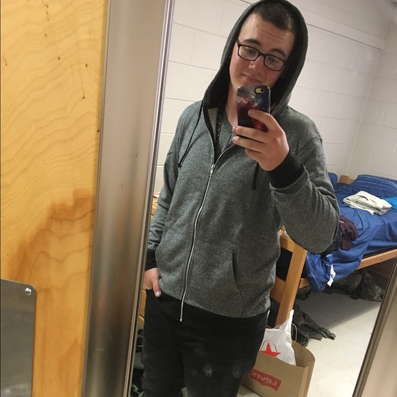 Profile Picture of Connor Crabbe (@connor414) on Poshmark