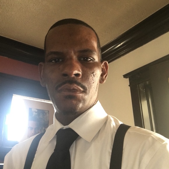 Profile Picture of Timothy Mallette (@siymallette) on Poshmark