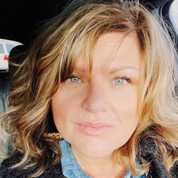 Profile Picture of Claudine Schoenherr (@claudineschoenh) on Poshmark