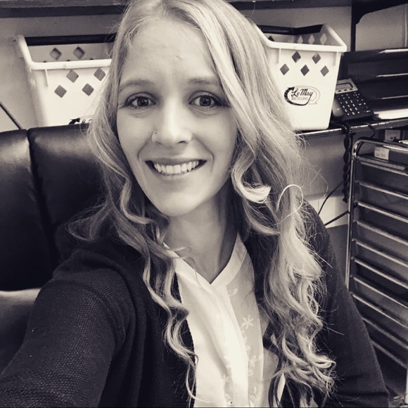 Profile Picture of Autumn Moorcroft (@autumnkaye22) on Poshmark