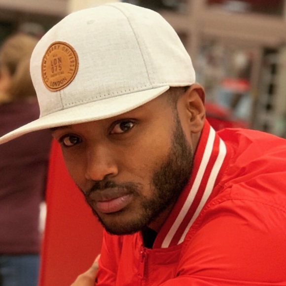 Profile Picture of Abdigani Ashkir (@abdiganiashkir) on Poshmark