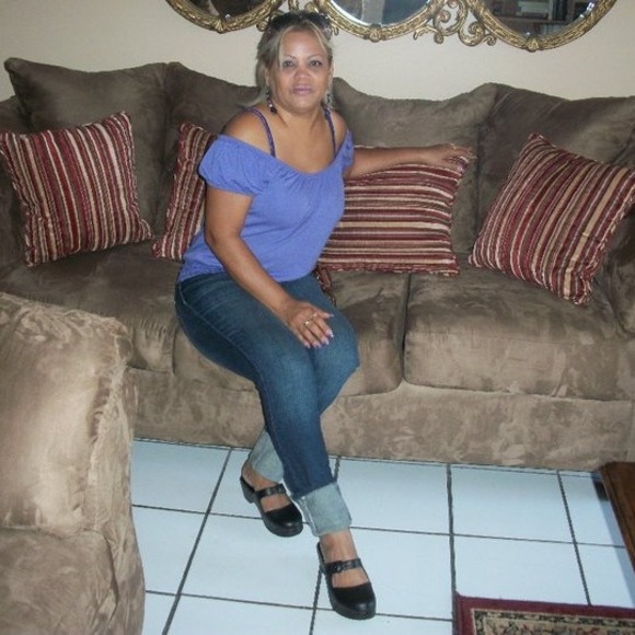 Profile Picture of Maritza Allende (@chicawow08) on Poshmark