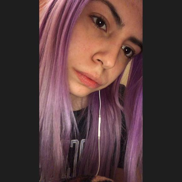 Profile Picture of Aylin Cano (@aylincano) on Poshmark