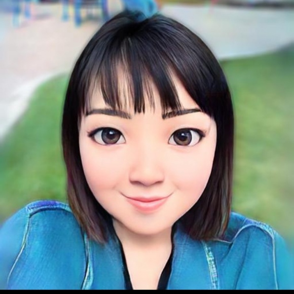 Profile Picture of Yun Shao (@yunshao) on Poshmark