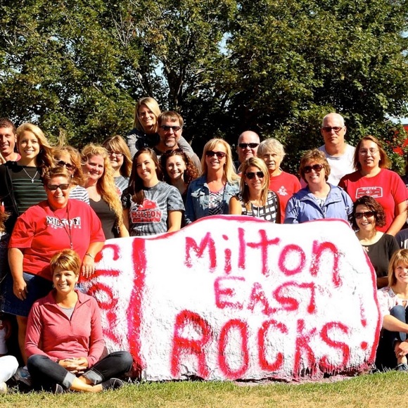 Profile Picture of Jennifer Cramer (@jennifercram106) on Poshmark