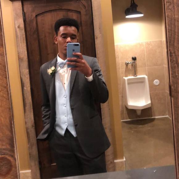 Profile Picture of Liban Ahmed (@libanahmed) on Poshmark