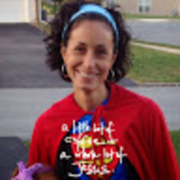 Profile Picture of Ashley Rineer (@happymama1010) on Poshmark