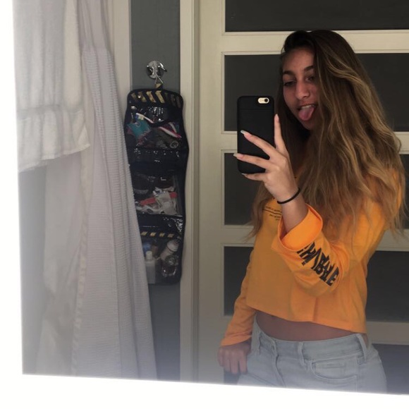 Profile Picture of Anna Alba (@annna_albba) on Poshmark