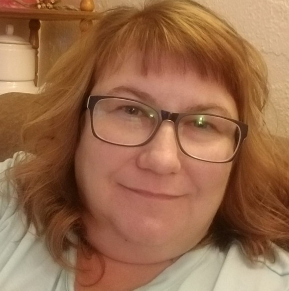 Profile Picture of Ladessa deedee Beach martz (@dandeedeemartz) on Poshmark