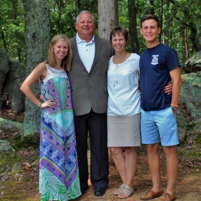 Profile Picture of Sandy Marks (@sandymmarks) on Twitter