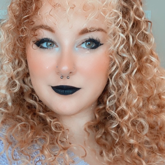 Profile Picture of Alexis Pronti (@thatsolexii17) on Poshmark