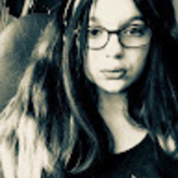 Profile Picture of Skyler Unruh (@skylerunruh02) on Poshmark