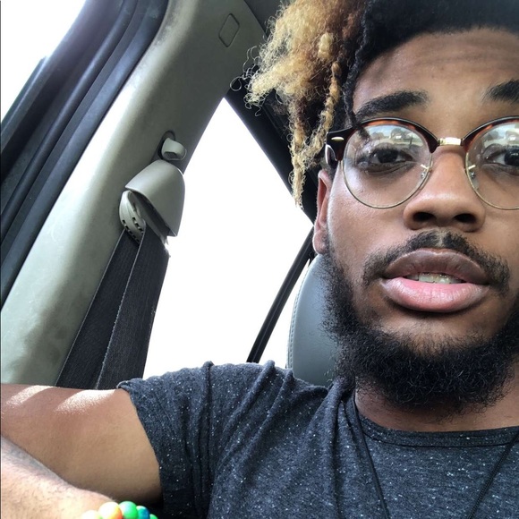 Profile Picture of Edward Jarrett (@edward2x) on Poshmark