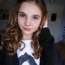 Profile Picture of Lara Köhler (@Larry_loovee) on Twitter