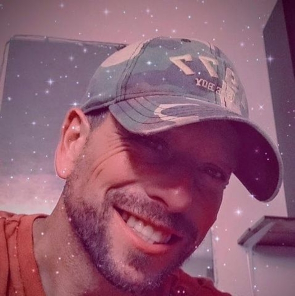 Profile Picture of Chad Mooser (@chadmooser79) on Poshmark