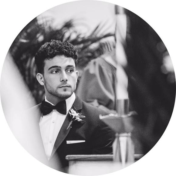 Profile Picture of Leonardo Deserio (@leodeserio28) on Poshmark