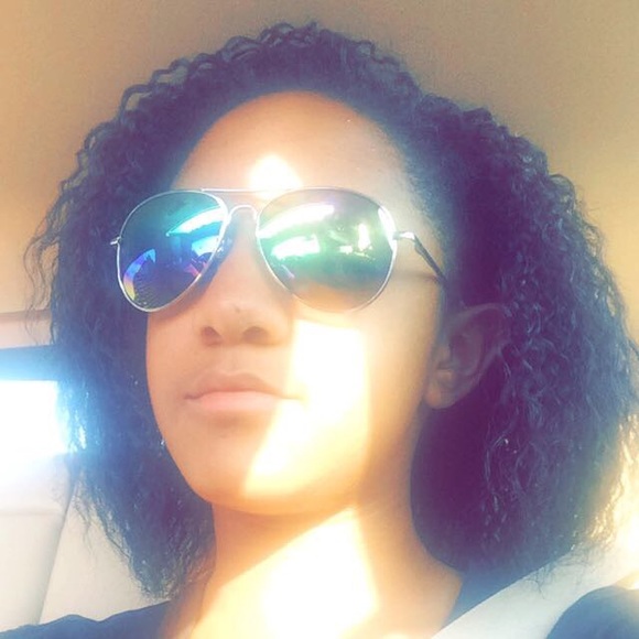 Profile Picture of Erin Addison (@erinaddison313) on Poshmark