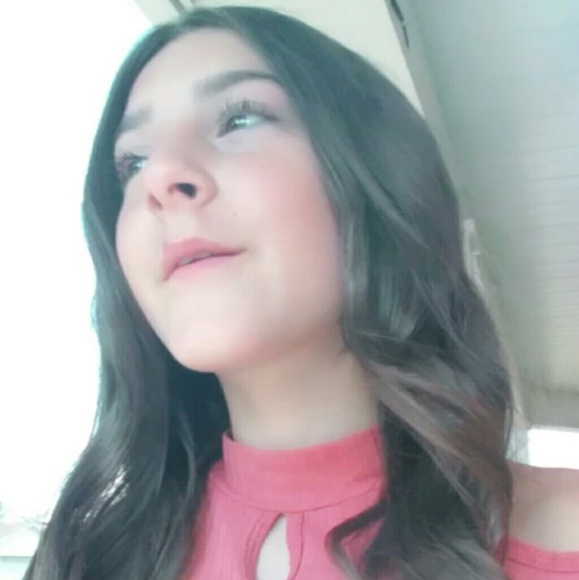 Profile Picture of Nevaeh Freeborn (@nevaeh2580) on Poshmark