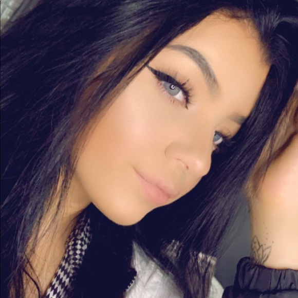 Profile Picture of Audrianna Scherer (@a_scherer) on Poshmark