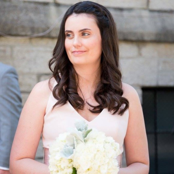 Profile Picture of Pamela Bartholomew (@simplypamelaann) on Poshmark