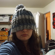 Profile Picture of Julia Knox (@MusicalUliajay) on Youtube