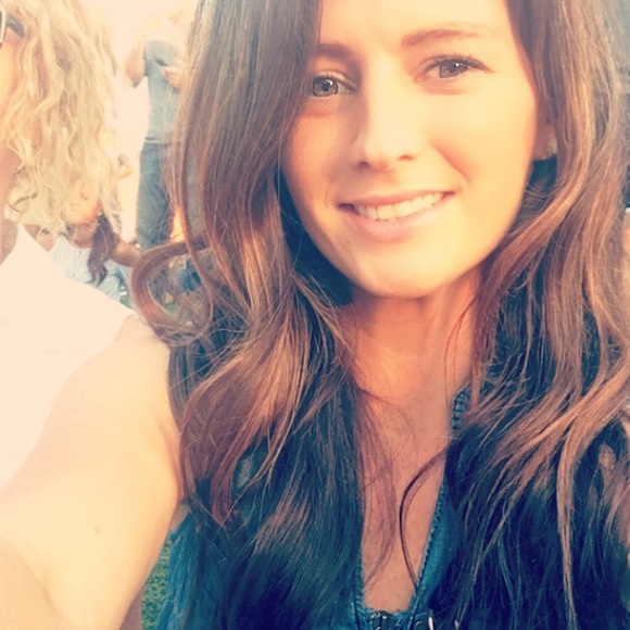 Profile Picture of Jessica Schwing (@jessicamarie700) on Poshmark