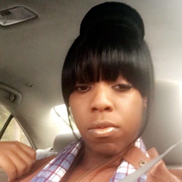 Profile Picture of Tomika Hardwick (@tomika89) on Poshmark