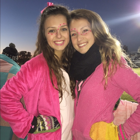 Profile Picture of Izzy Schamberger (@izzyschamberger) on Poshmark