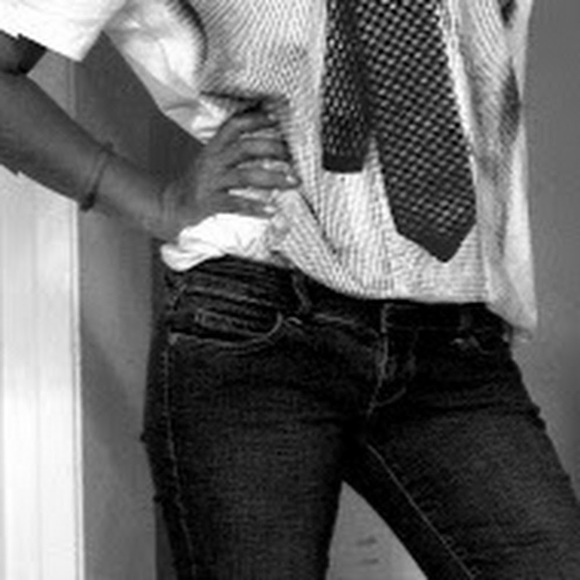 Profile Picture of Denise James (@djamesdogs) on Poshmark