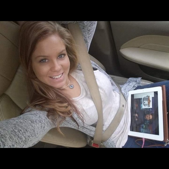 Profile Picture of Cheryl Loberg (@phyllislorh) on Poshmark