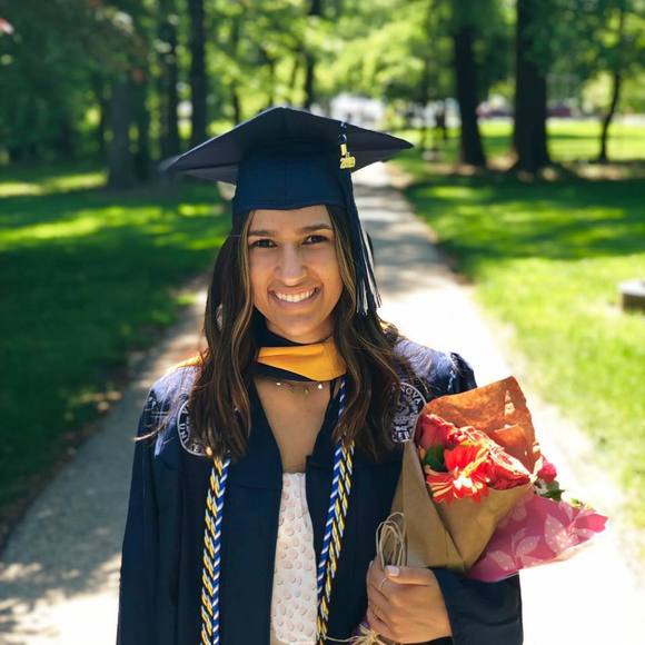 Profile Picture of Stephanie Batog (@sbatog) on Poshmark