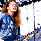 Profile Picture of Joseph Wallin (@TheDiamondzGuy) on Youtube