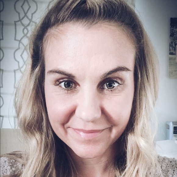 Profile Picture of Amy Forss (@forssamy) on Poshmark