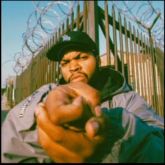 Profile Picture of Darcell Rangel (@darcellrangel71) on Poshmark