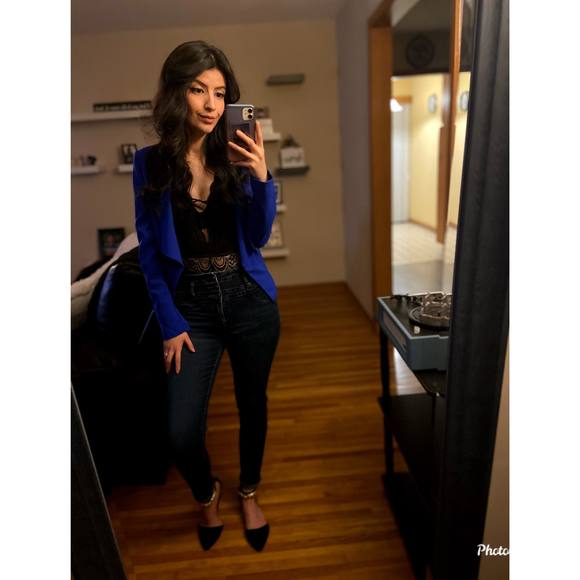 Profile Picture of Maite Perez (@maite_lizbeth13) on Poshmark