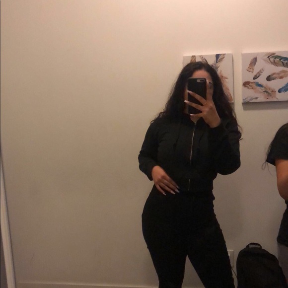 Profile Picture of Nafisa Abdullah (@nafisaabdullah) on Poshmark